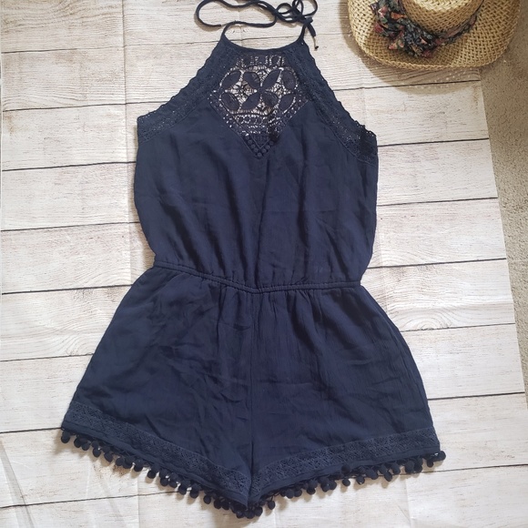 AMERICAN EAGLE floral lace pompom hem romper - Picture 2 of 8